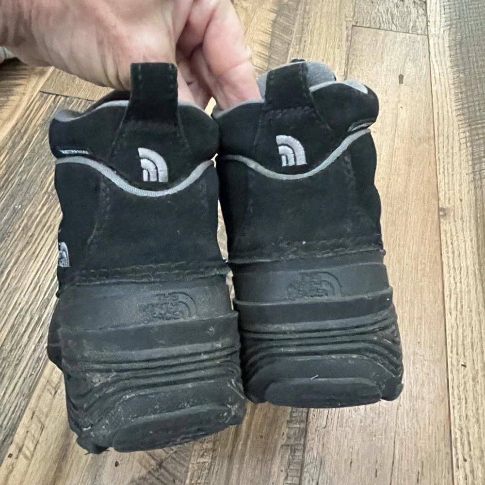 The North Face waterproof winter boots boy 1